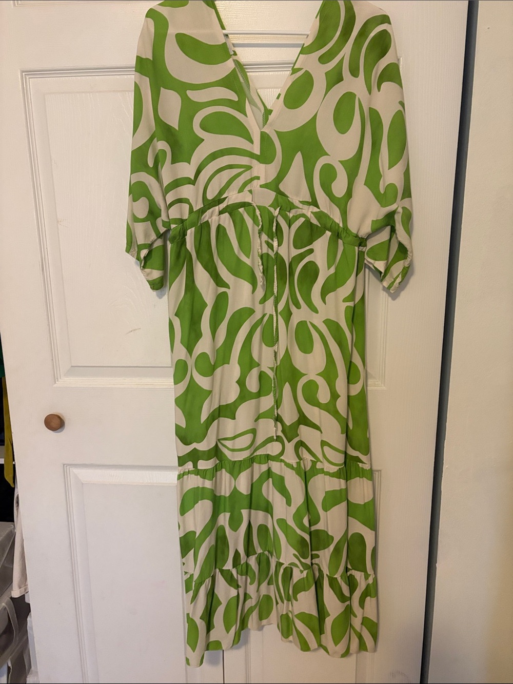 Green Abstract Print Maxi Dress with V-Neck